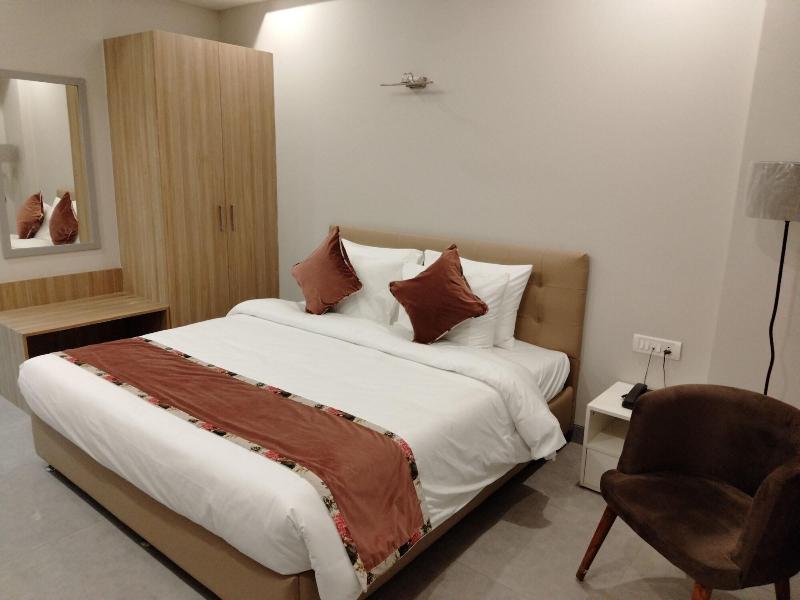 Rosastays Gurugram Sec 31 image