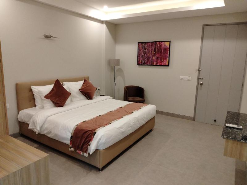 Rosastays Gurugram Sec 31 image