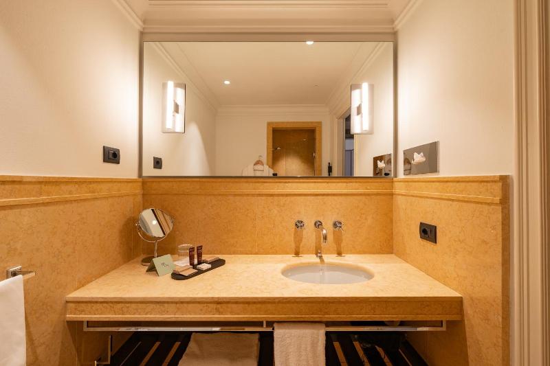 Hotel Brun image