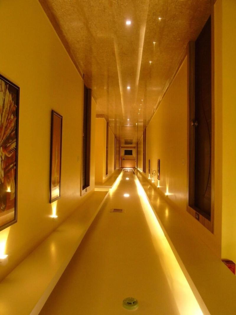 Hotel Runway Inn