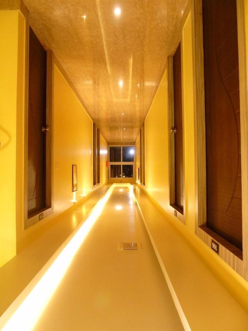 Hotel Runway Inn