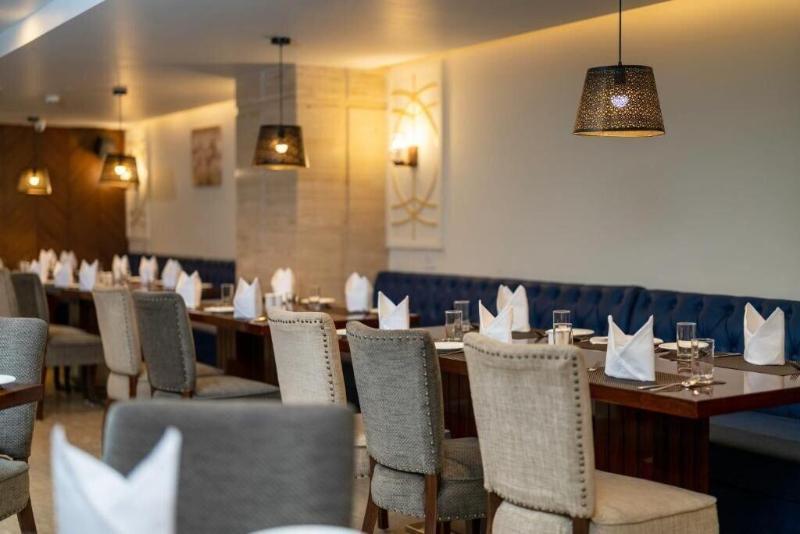 Cygnett Inn Paras image