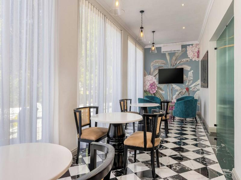Lord Charles Hotel image