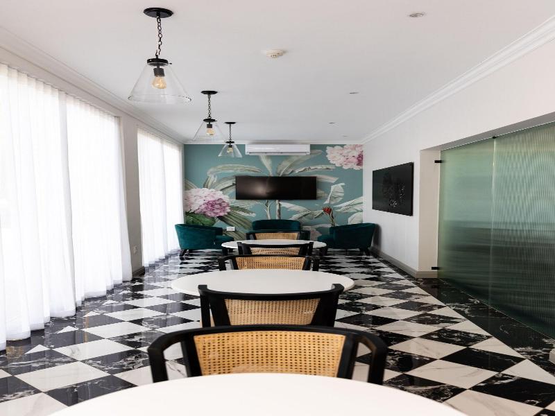 Lord Charles Hotel image
