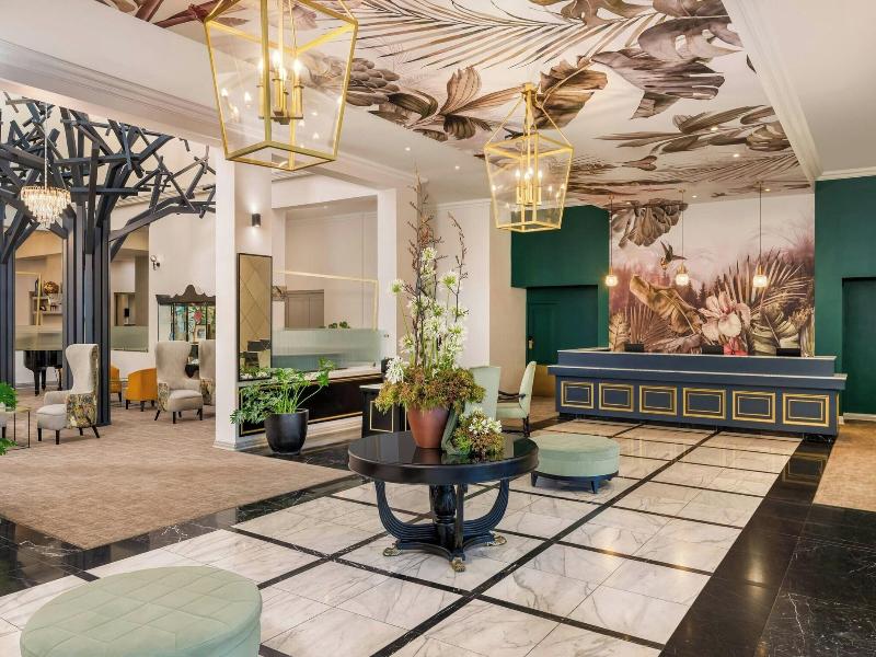 Lord Charles Hotel image