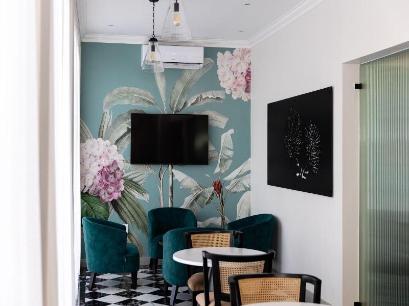 Lord Charles Hotel image