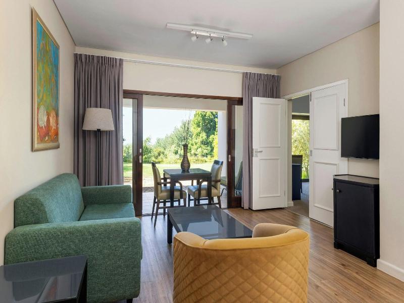 Lord Charles Hotel image