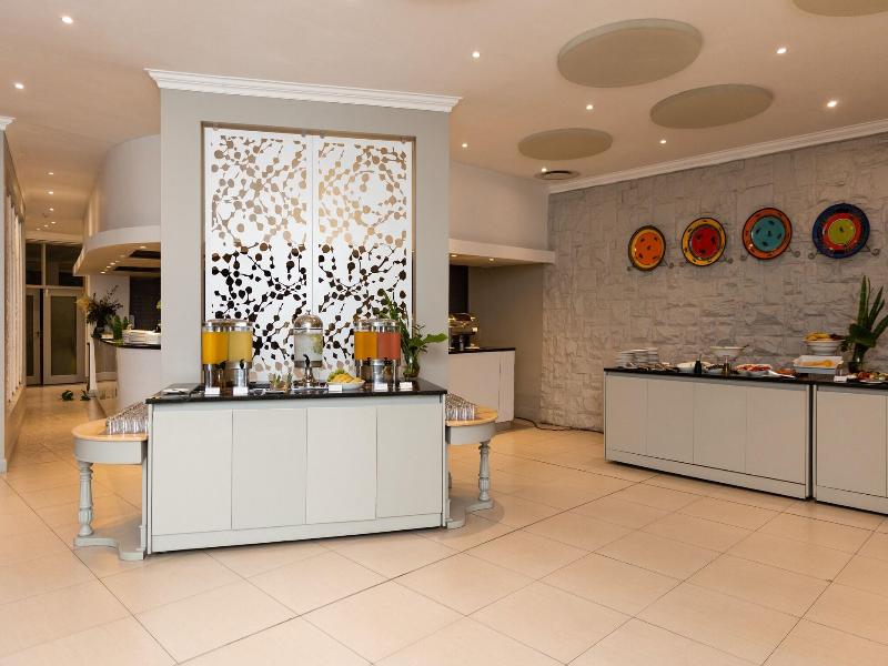 Lord Charles Hotel image
