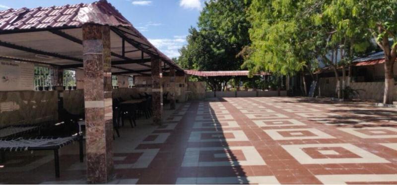 Etranger Resorts image