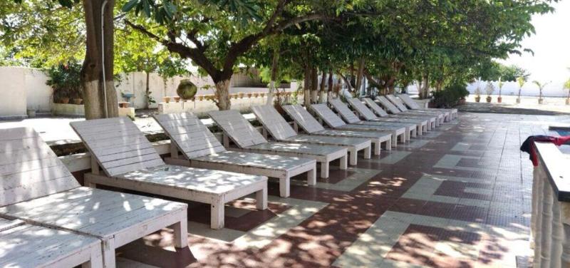 Etranger Resorts image