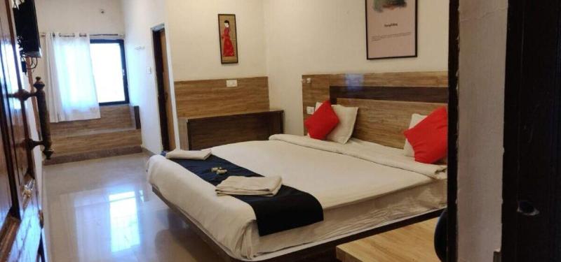 Etranger Resorts image