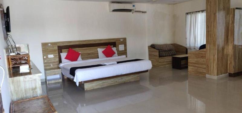Etranger Resorts image