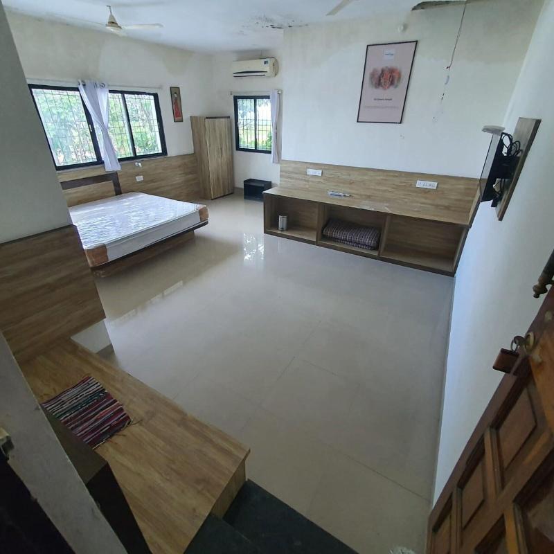 Etranger Resorts image