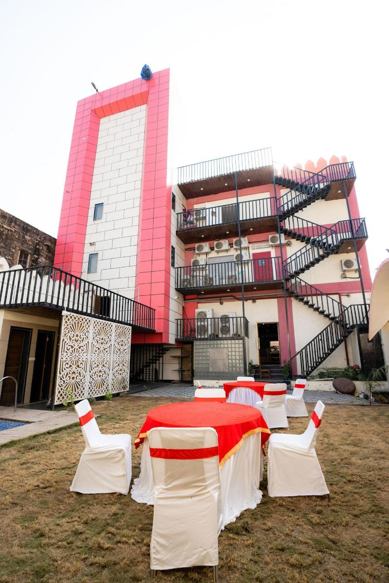 Hotel Rr 62 — general view