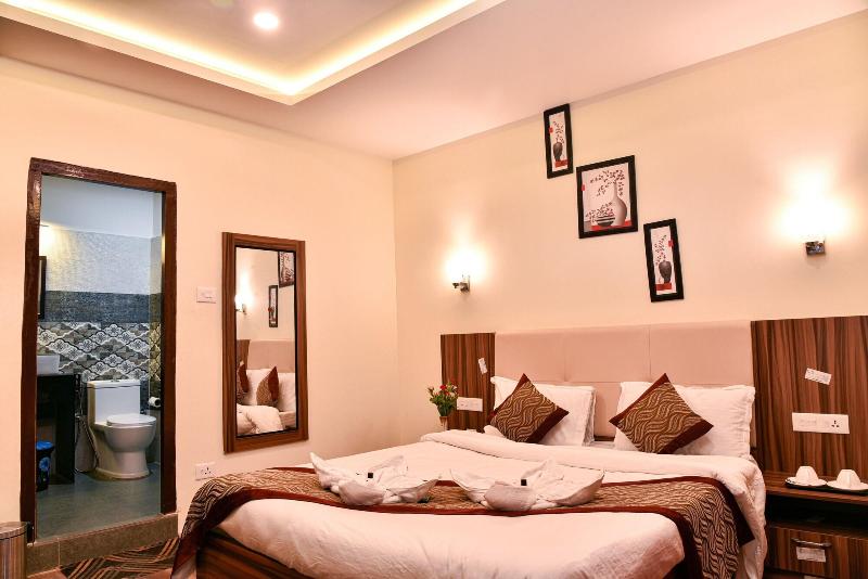 Rufina Palm Bliss image