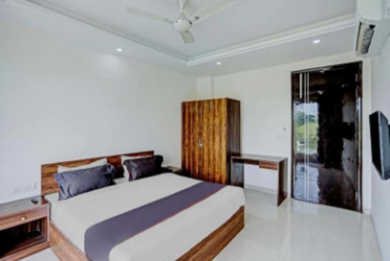 Hotel Collection Inn image