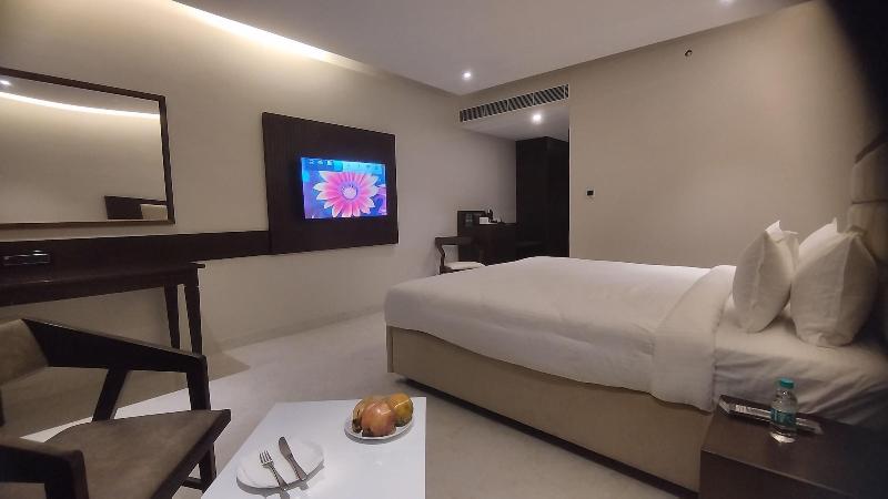 DOUBLE SUPERIOR KING BED