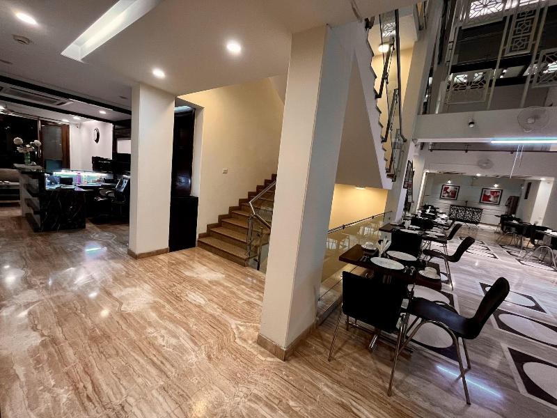 Alpina Hotels & Suites image