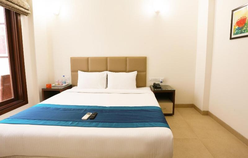 Alpina Hotels & Suites image