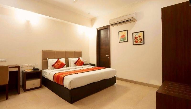 Alpina Hotels & Suites image