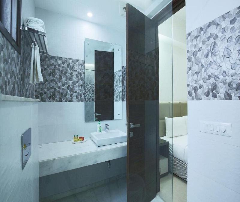 Alpina Hotels & Suites image