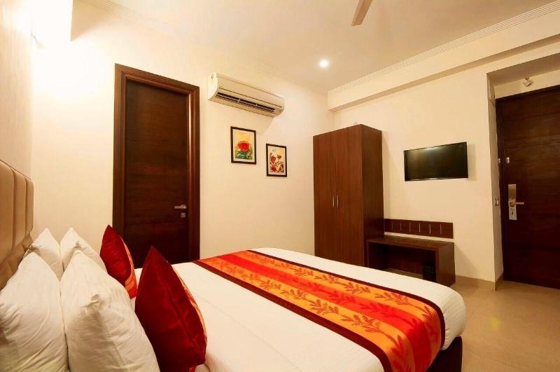 Alpina Hotels & Suites image
