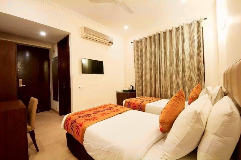 Alpina Hotels & Suites image
