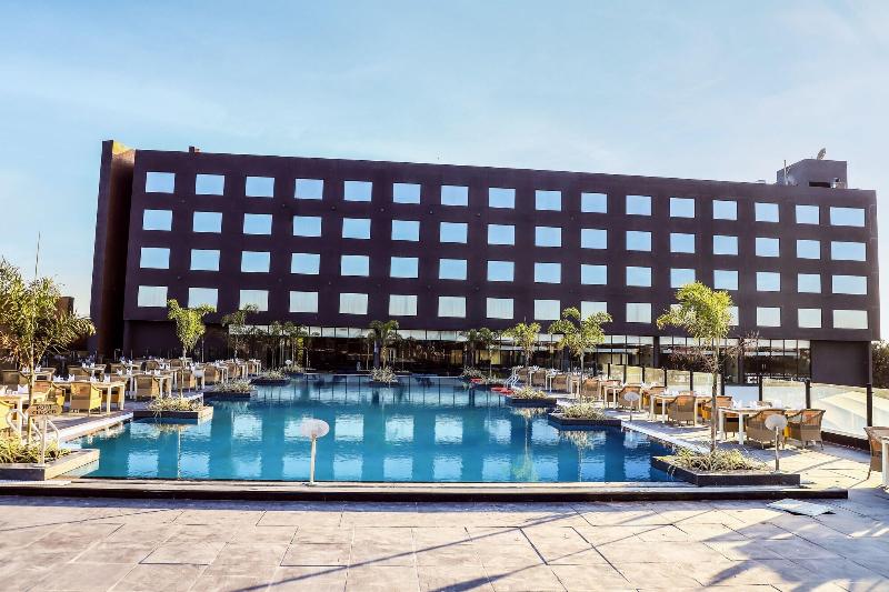 Essentia Luxury Hotel Indore — general view