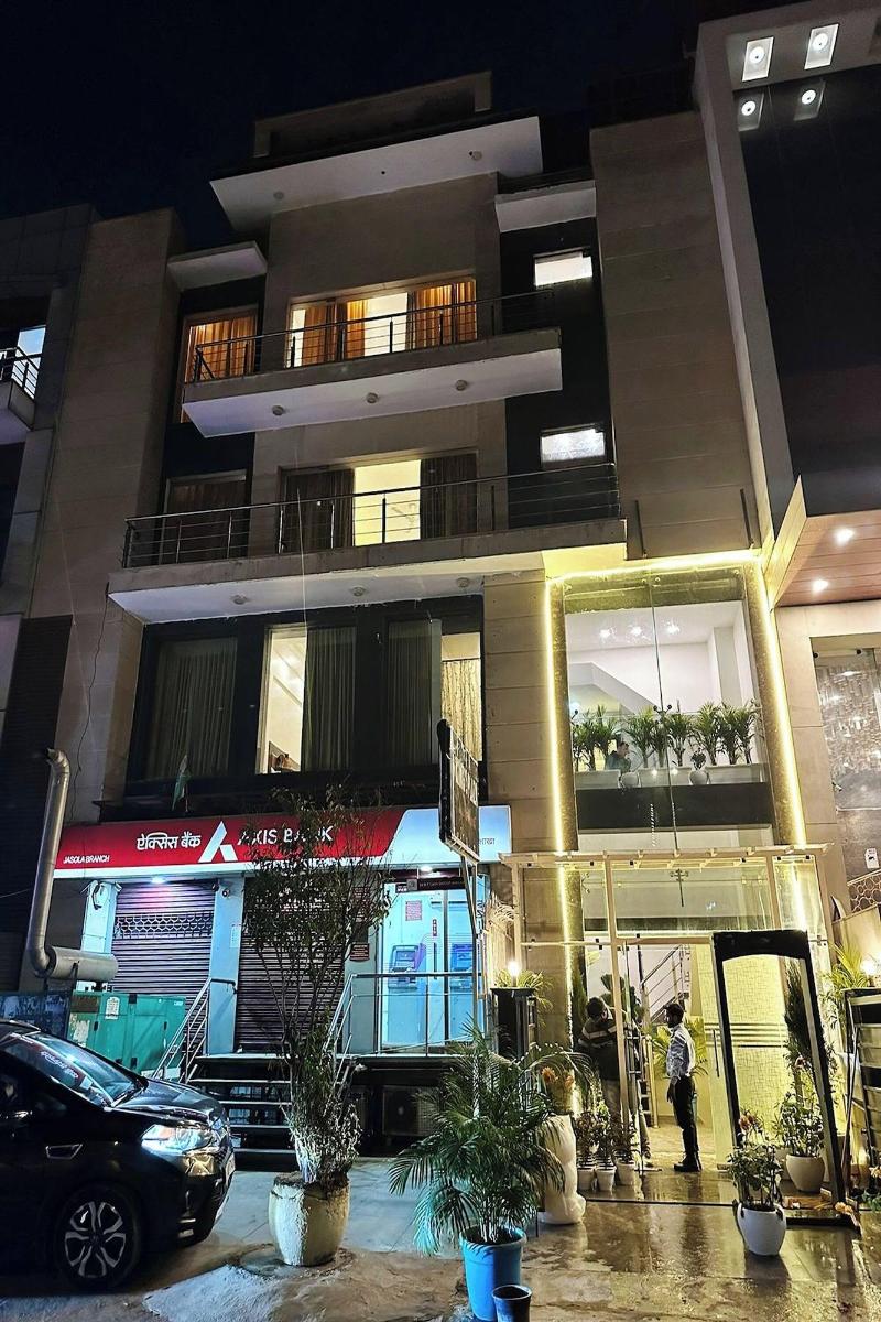 Hotel The Imperio image