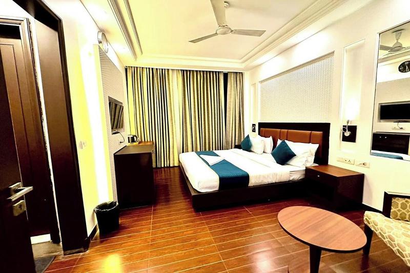 Hotel The Imperio image