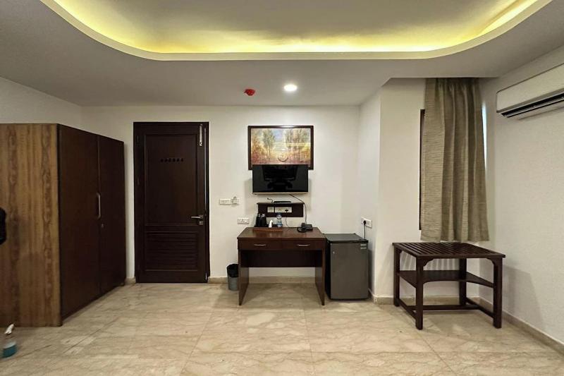 Hotel The Imperio image