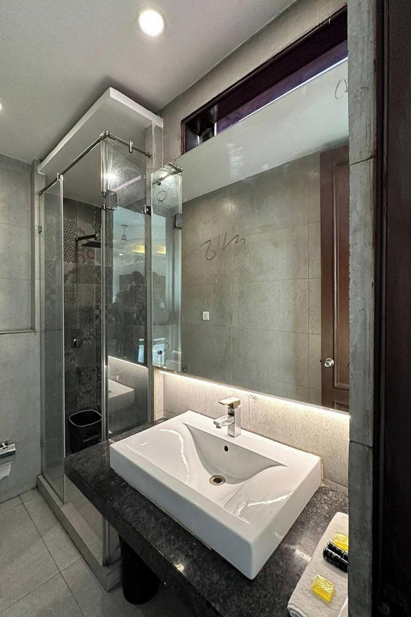 Hotel The Imperio image