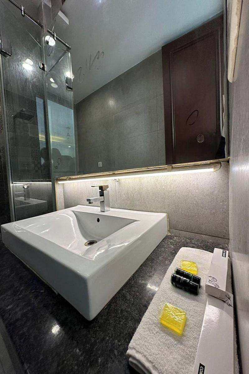 Hotel The Imperio image