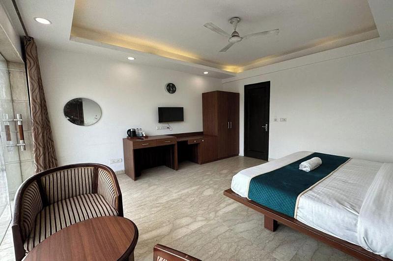 Hotel The Imperio image