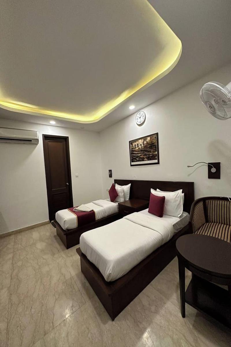 Hotel The Imperio image