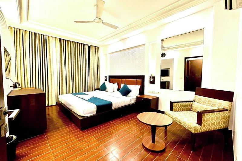Hotel The Imperio image