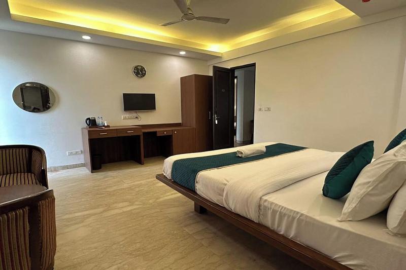 Hotel The Imperio image