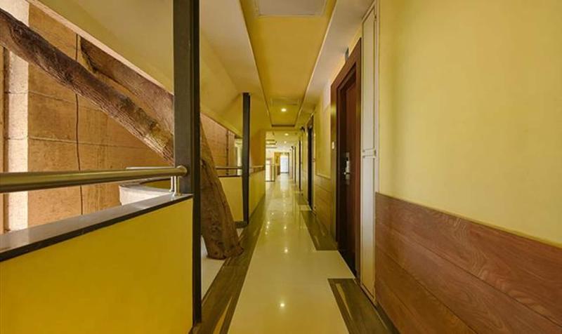 Fabhotel Emerald Resort image