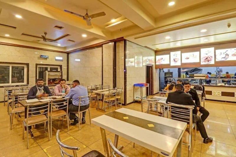 Iroomz Sri Udupi Park Suites Pmc image