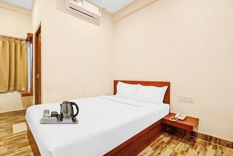 Iroomz Sri Udupi Park Suites Pmc image