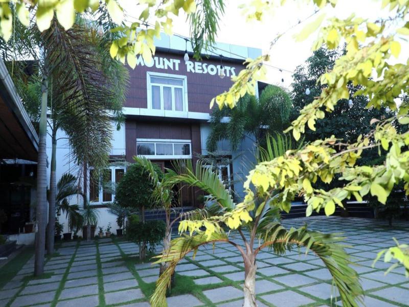Green Mount Resorts image