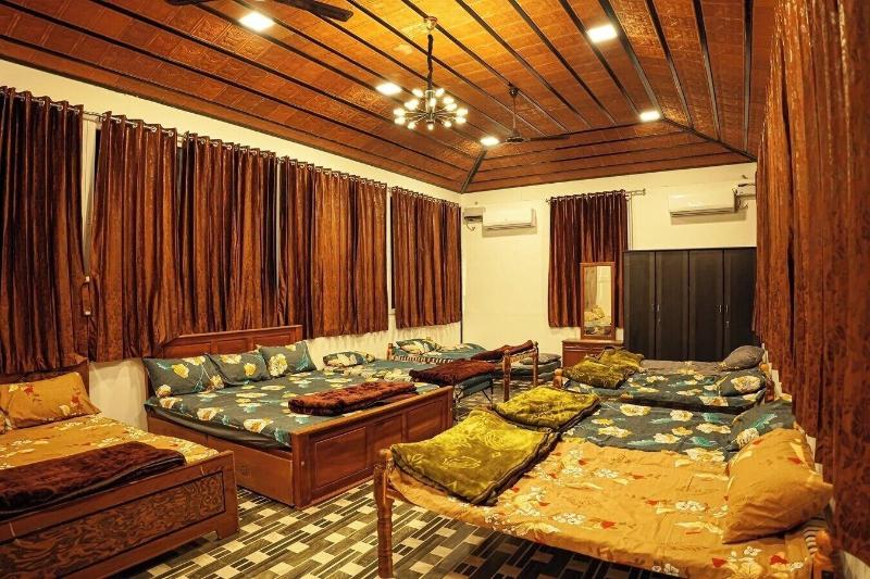 Green Mount Resorts image