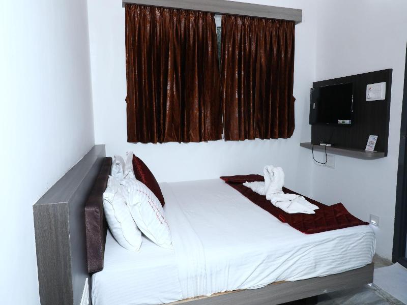 Green Mount Resorts image