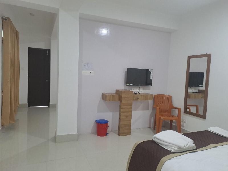 Hotel East Inn image