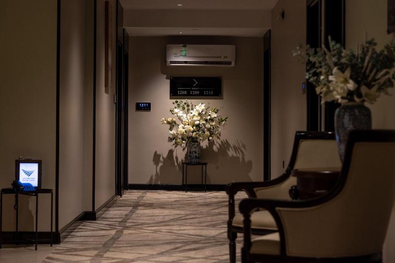 Skyline Hotel & Suites image