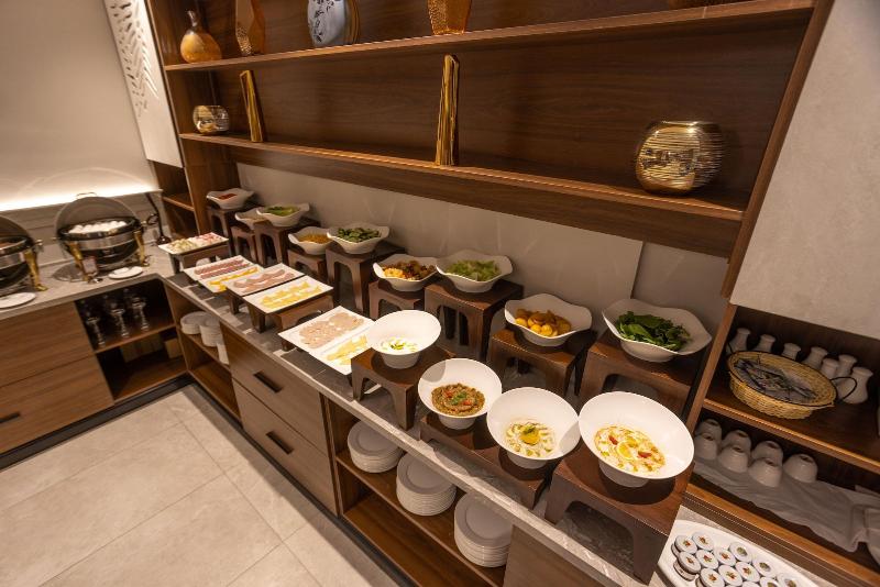 Skyline Hotel & Suites image