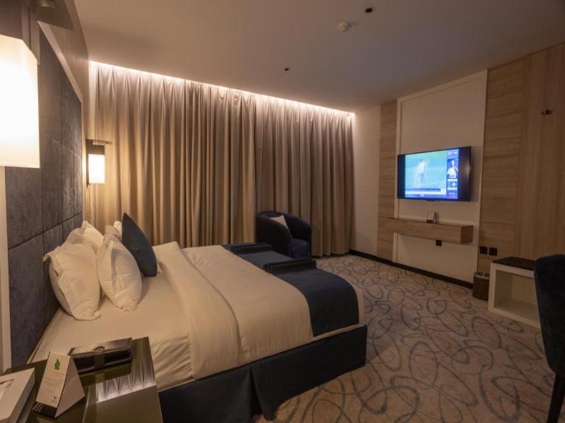 Skyline Hotel & Suites image