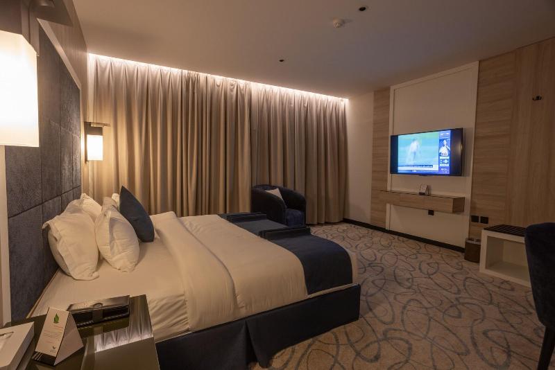 Skyline Hotel & Suites image