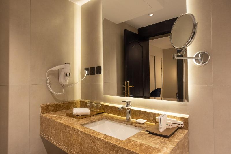 Skyline Hotel & Suites image