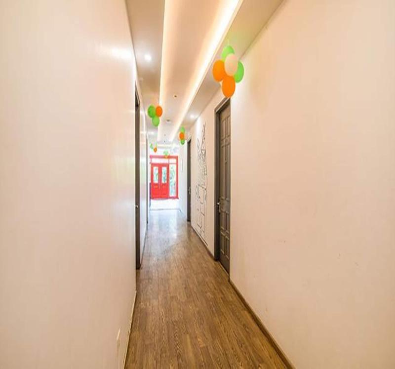 Fabhotel Kingston House image